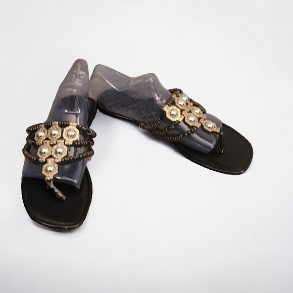 Jessica Simpson sandals thong style with metal embellishments - Picture 2 of 12